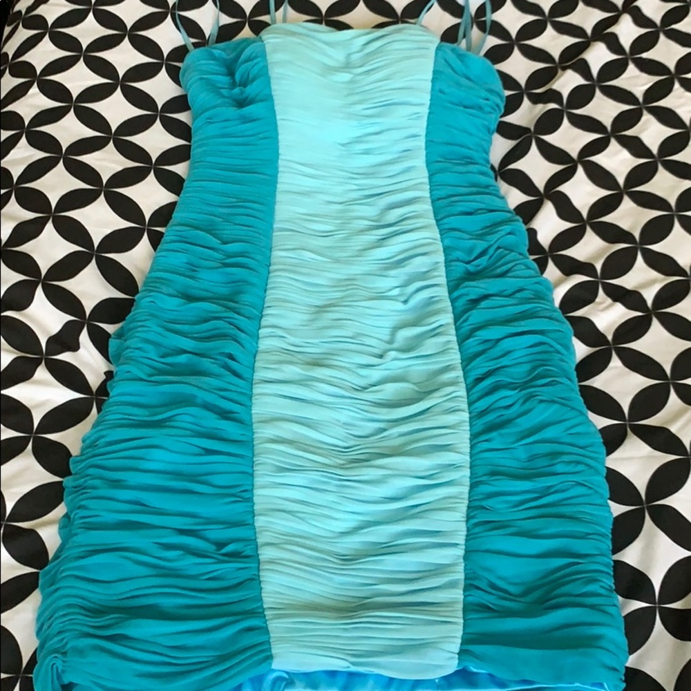 Mint ruched strapless body con dress NWT 4